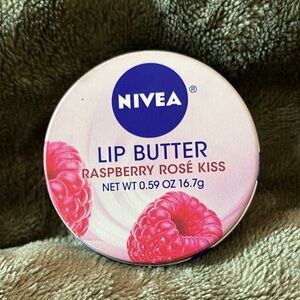 Nivea Lip Butter Raspberry Rose Kiss Full Size 0.59oz ~ NEW/SEALED/DISCONTINUED